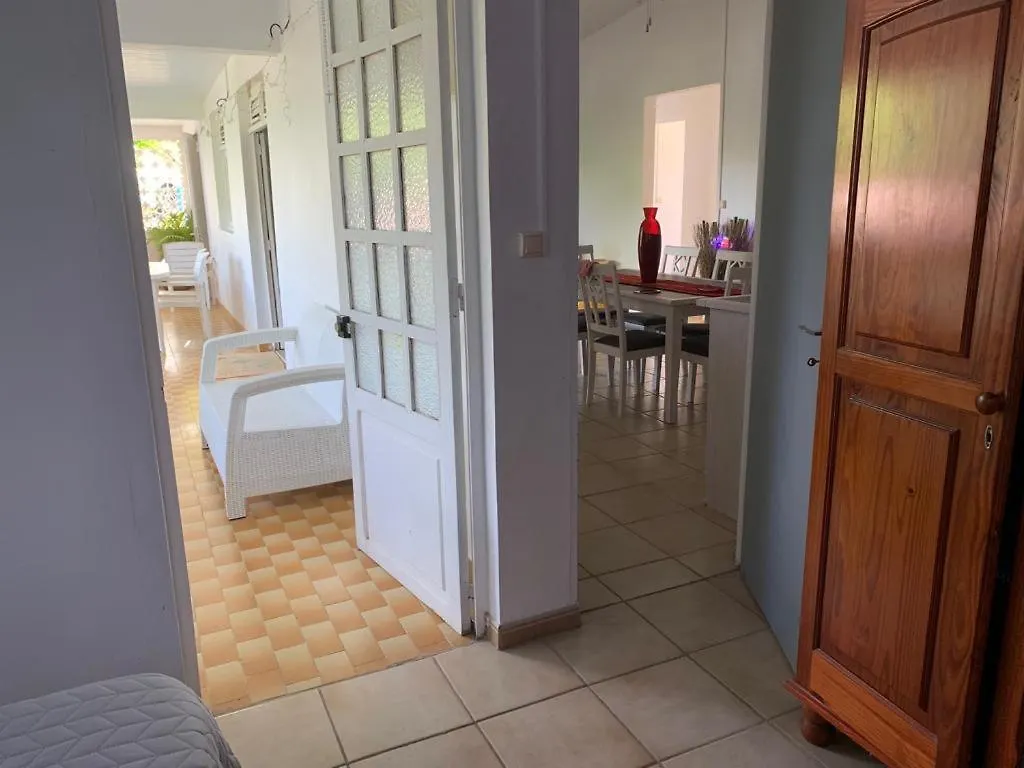 Grande Villa Climatisee,Jardin, Ideale Famille, Groupe Amis, Proche Port De Peche,Littoral Le Diamant 0*,  Martynika